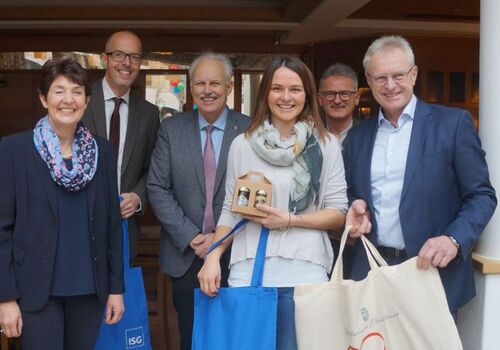 uebergabe_tarsdorf-840x561-nwaa7vr70cgzwzh
